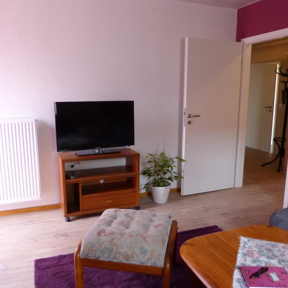 TV and multimedia, Living room, Decorative detail