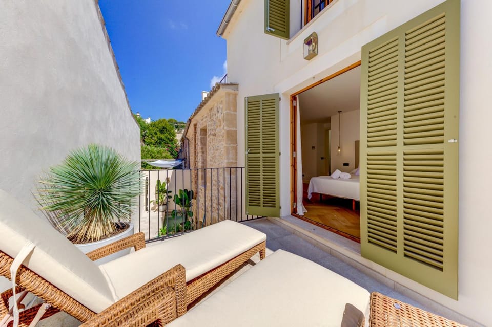 Patio, Balcony/Terrace, sunbed