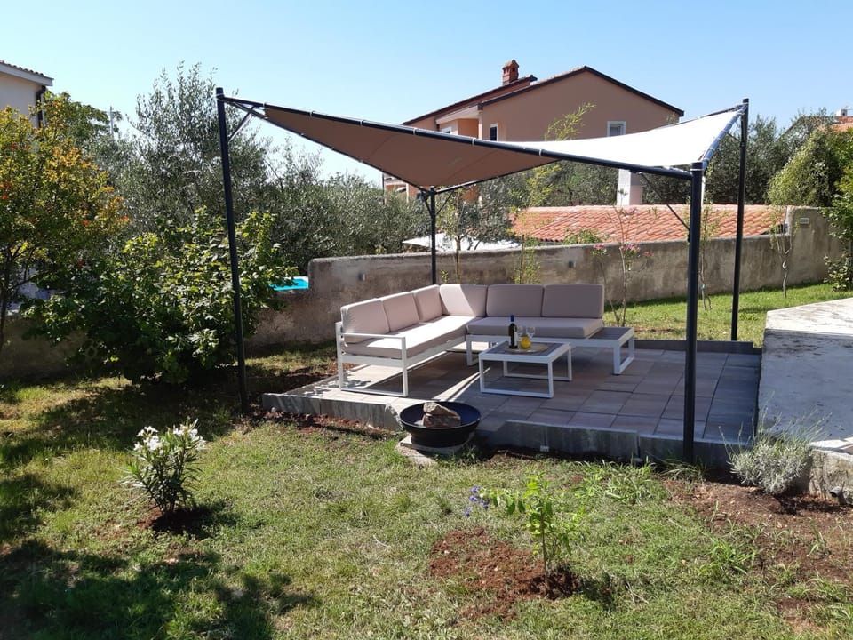 Bellavista Garden Studio Apartment in Pula