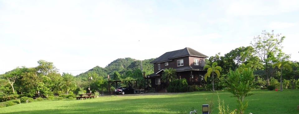 Property building, Garden, Garden view, Mountain view