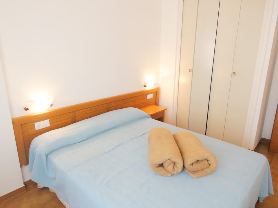 Bedroom, wardrobe