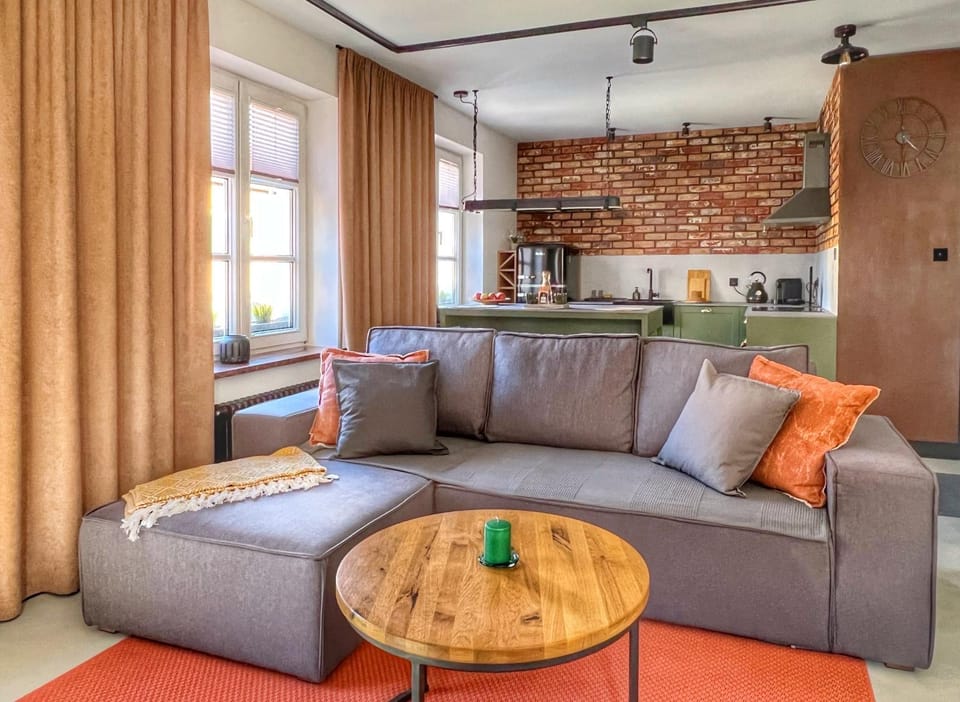Communal lounge/ TV room, Kitchen or kitchenette, Living room, Seating area, kitchen
