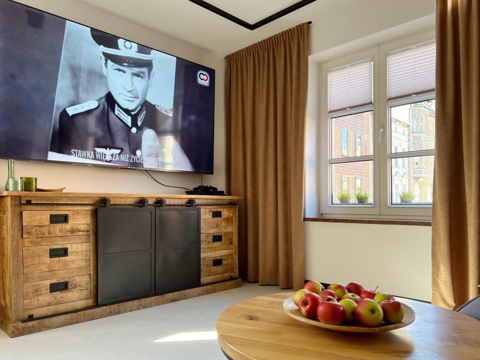 Communal lounge/ TV room, TV and multimedia