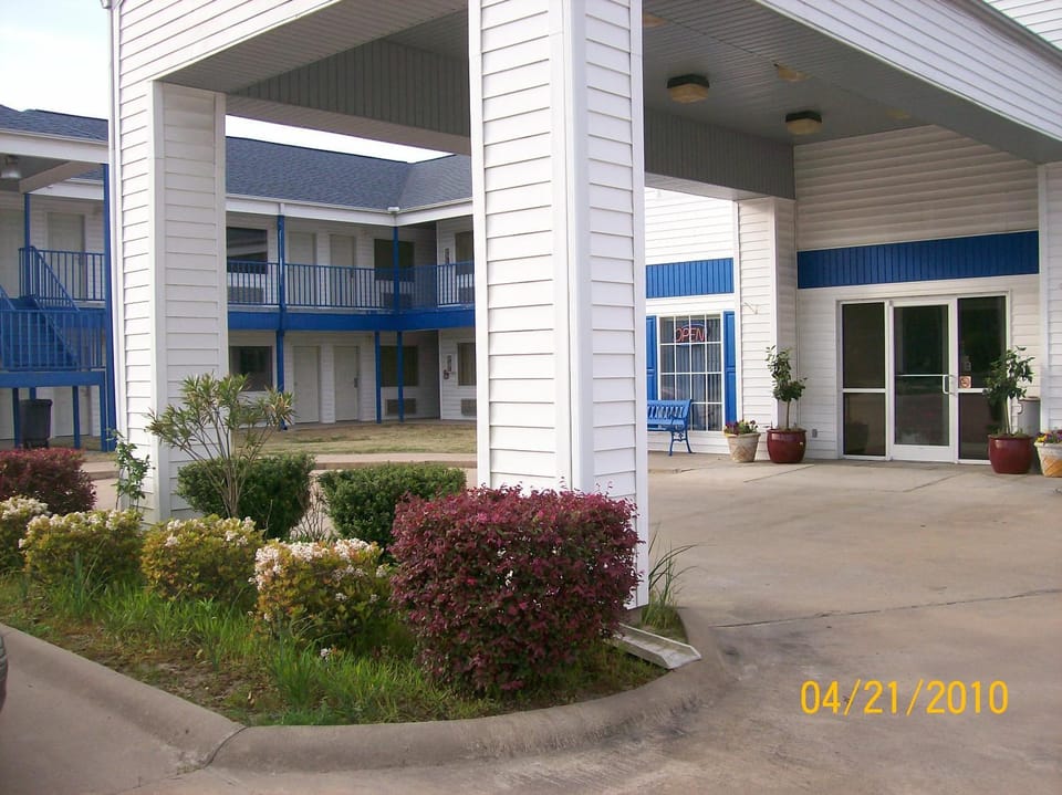 American Inn and Suites White Hall Motel in Arkansas