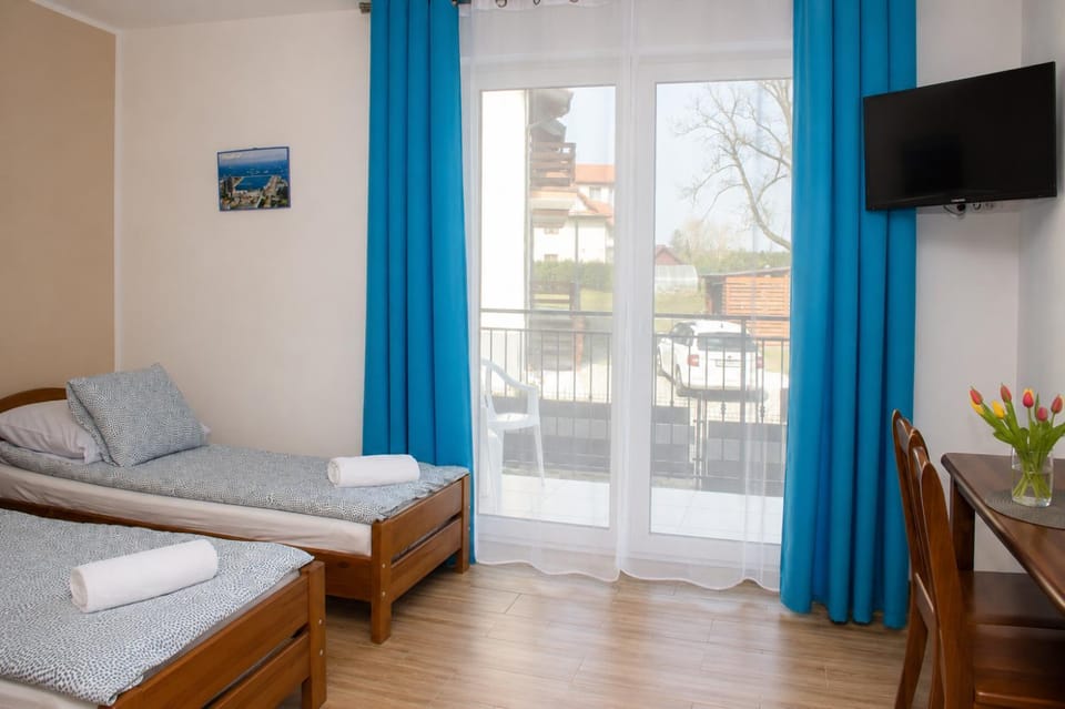 Bed, Balcony/Terrace, Photo of the whole room, Bedroom