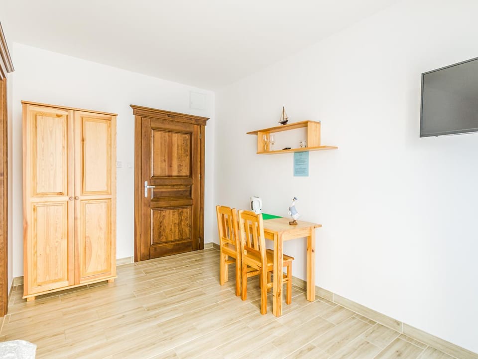 TV and multimedia, Coffee/tea facilities, Bedroom, hair dresser