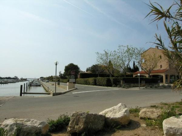 Property building, Street view