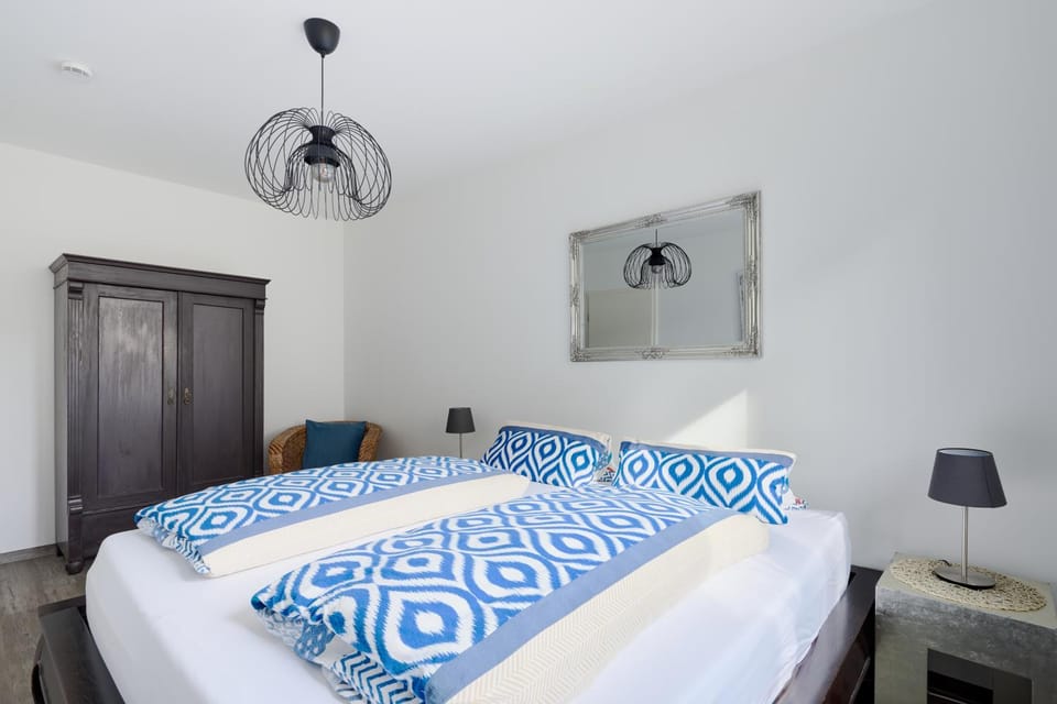 Bed, Bedroom, wardrobe