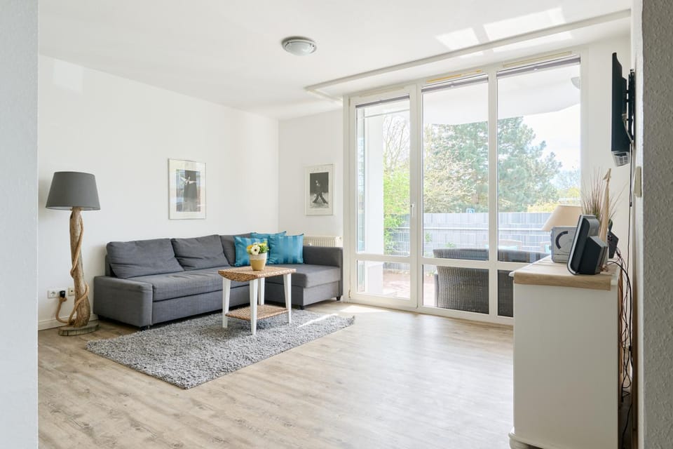 Garden, Living room
