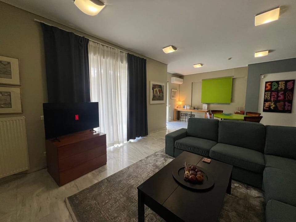 Green Apartment near Marousi Hospitals & OAKA, by PromosHomes Apartment in Chalandri