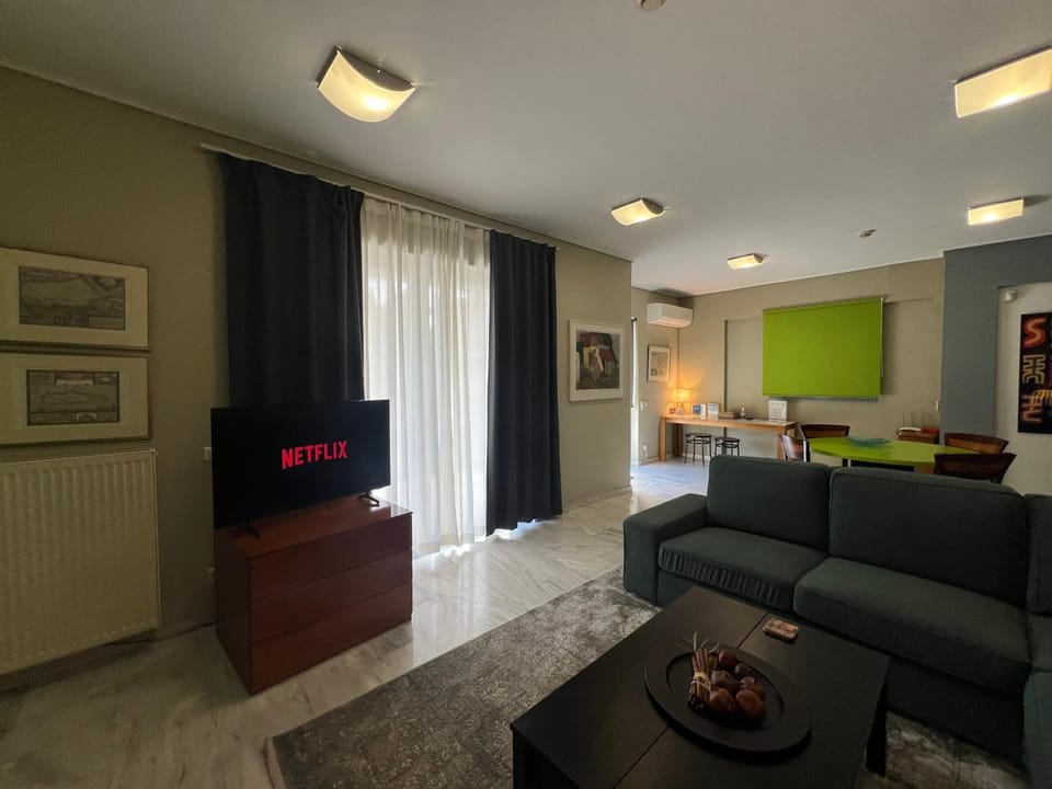 Green Apartment near Marousi Hospitals & OAKA, by PromosHomes Apartment in Chalandri