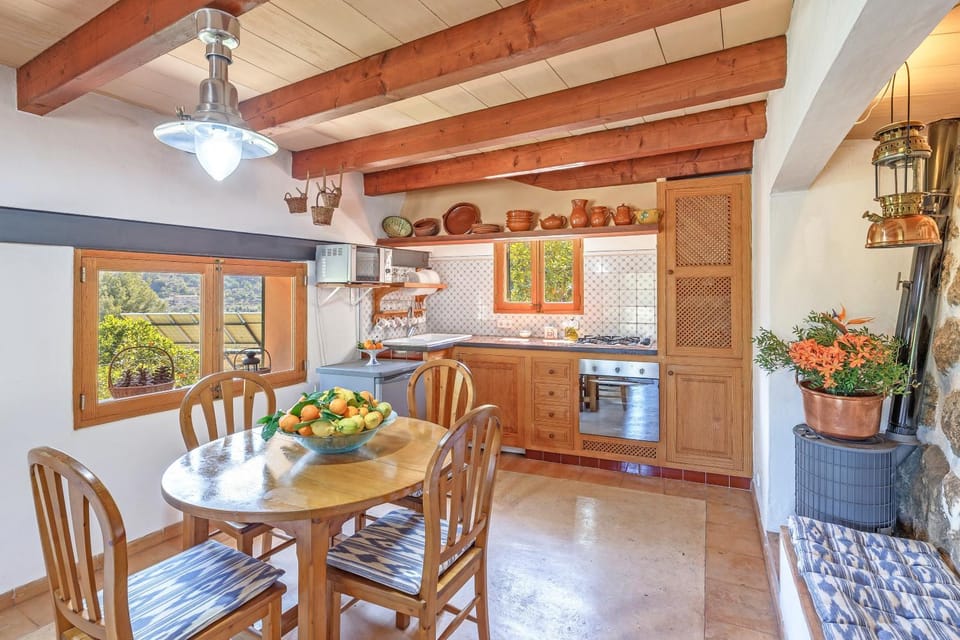 Property building, Kitchen or kitchenette, Living room