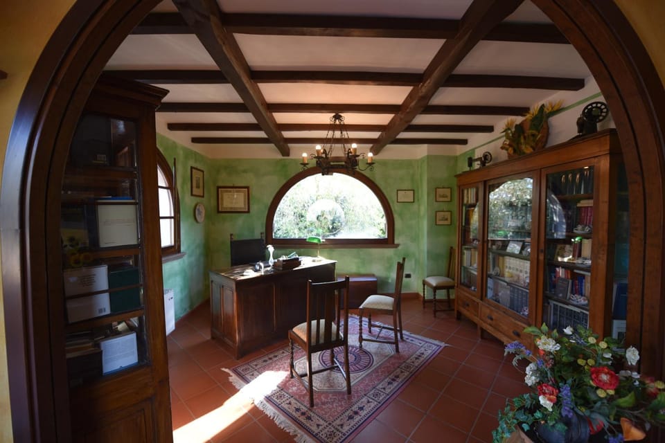 Library, Seating area