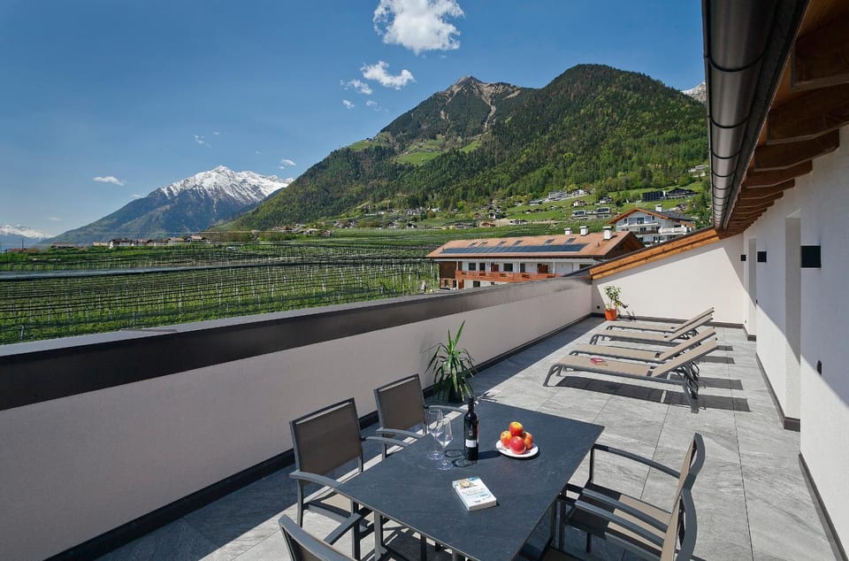 Natural landscape, View (from property/room), Balcony/Terrace, Mountain view