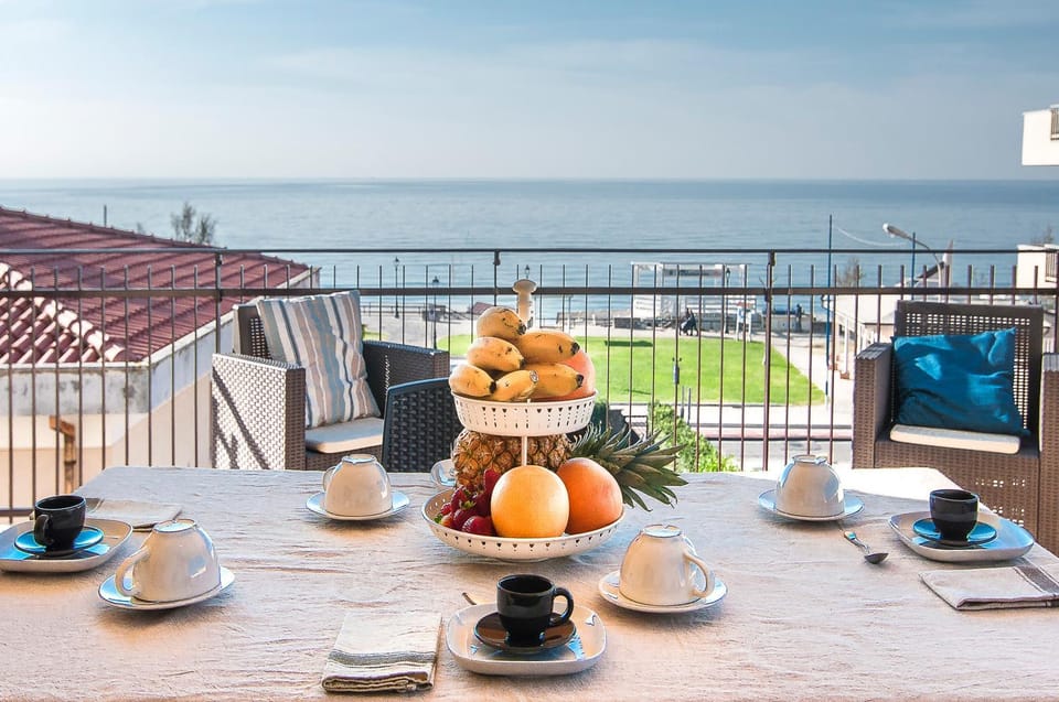 Balcony/Terrace, Dining area, City view, Landmark view, Sea view