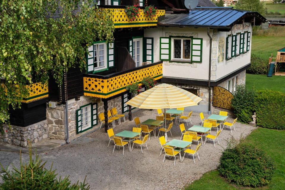 Property building, Restaurant/places to eat, Garden, Garden, Banquet/Function facilities, Dining area, Garden view, Breakfast