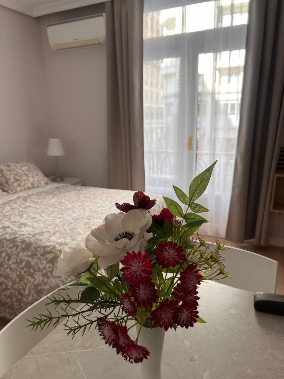 Bed, Bedroom, air conditioner