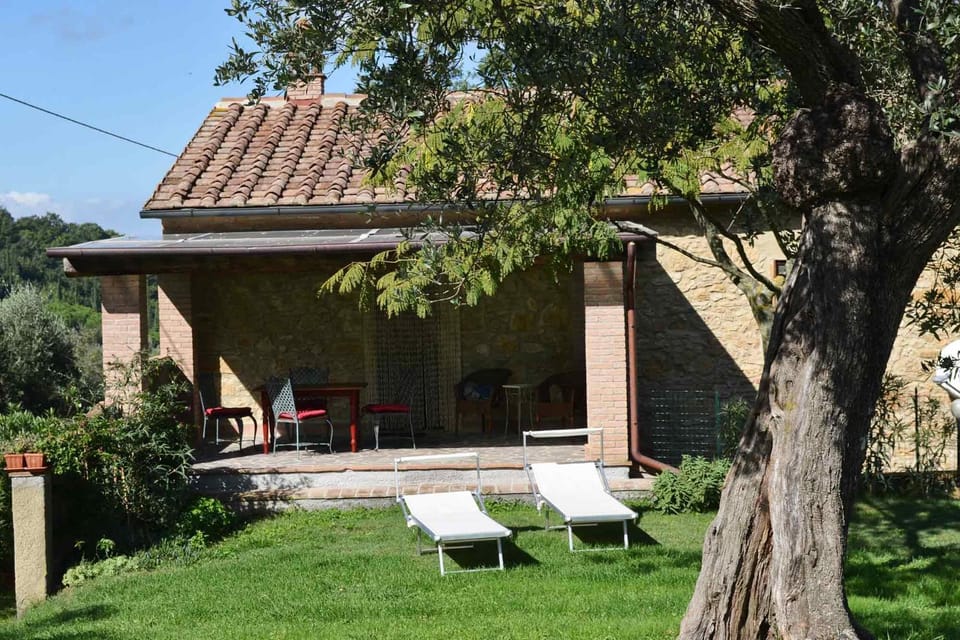 Facade/entrance, Garden, Balcony/Terrace