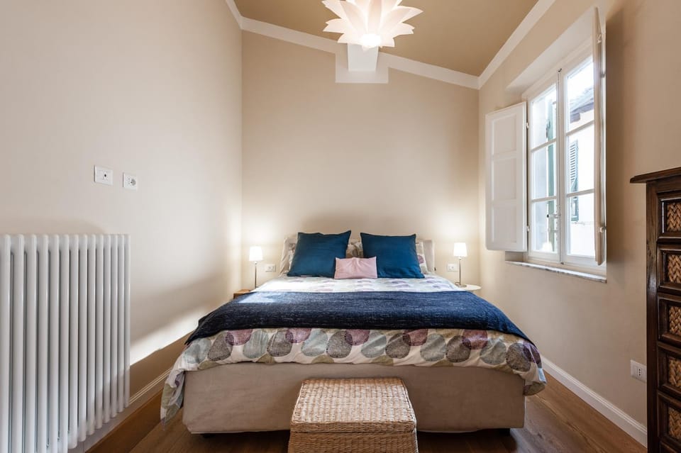 Photo of the whole room, Decorative detail, Bedroom