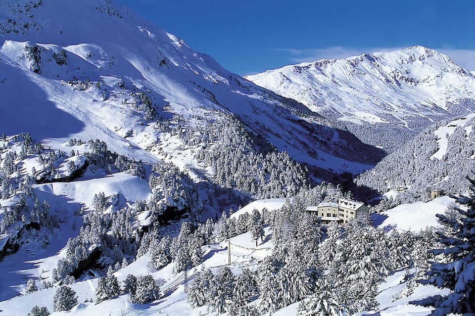 Nearby landmark, Spring, Bird's eye view