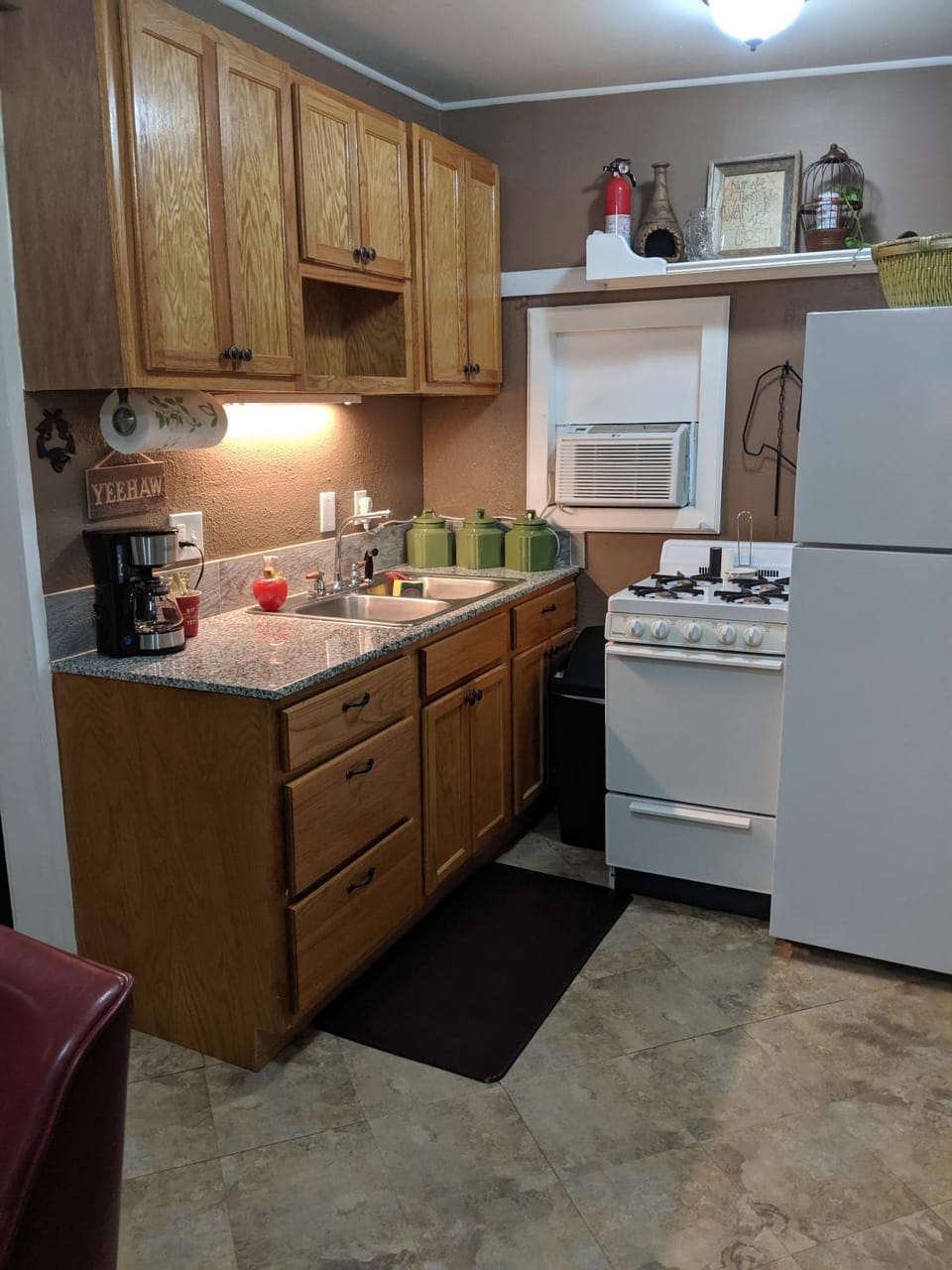 Kitchen or kitchenette