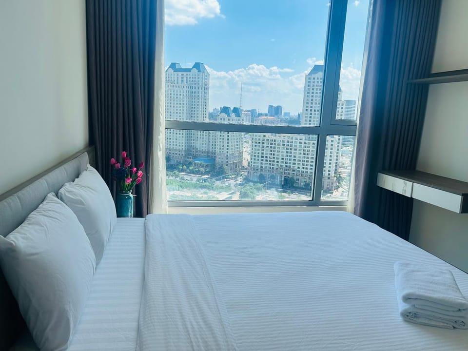 LuxHomes Saigon - Vinhomes Central Park Apartment in Ho Chi Minh City