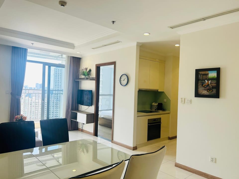 LuxHomes Saigon - Vinhomes Central Park Apartment in Ho Chi Minh City