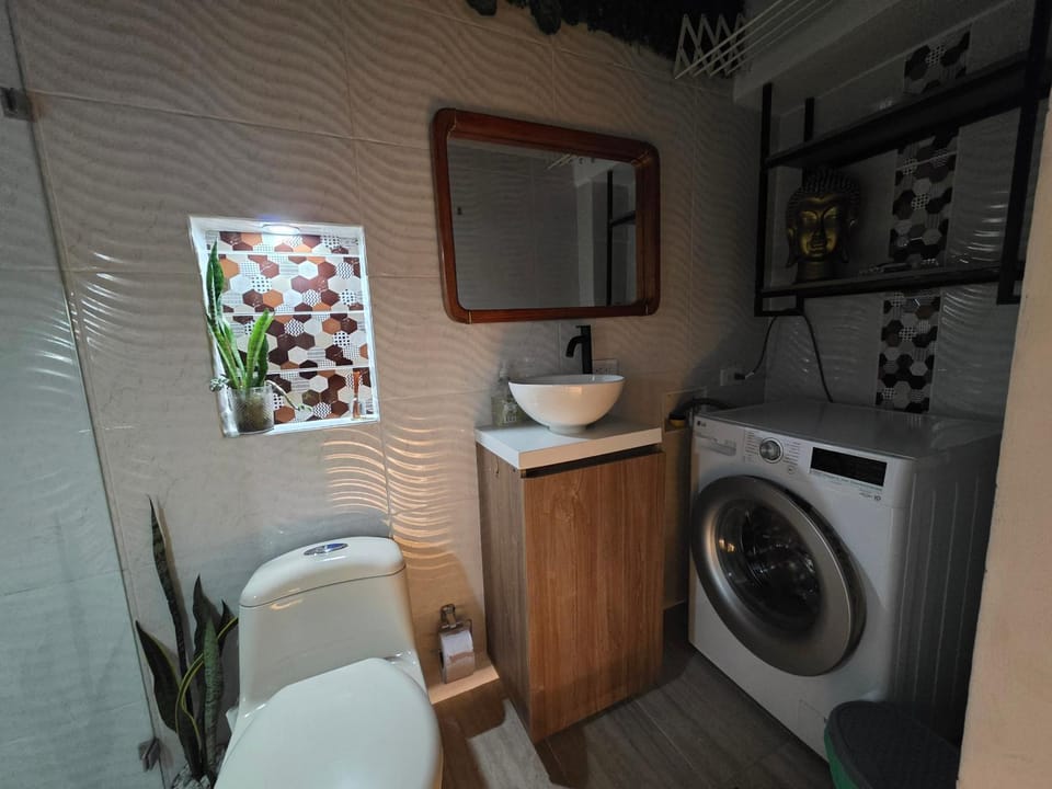 Studio cerca a estacion metro poblado Apartment in Medellin
