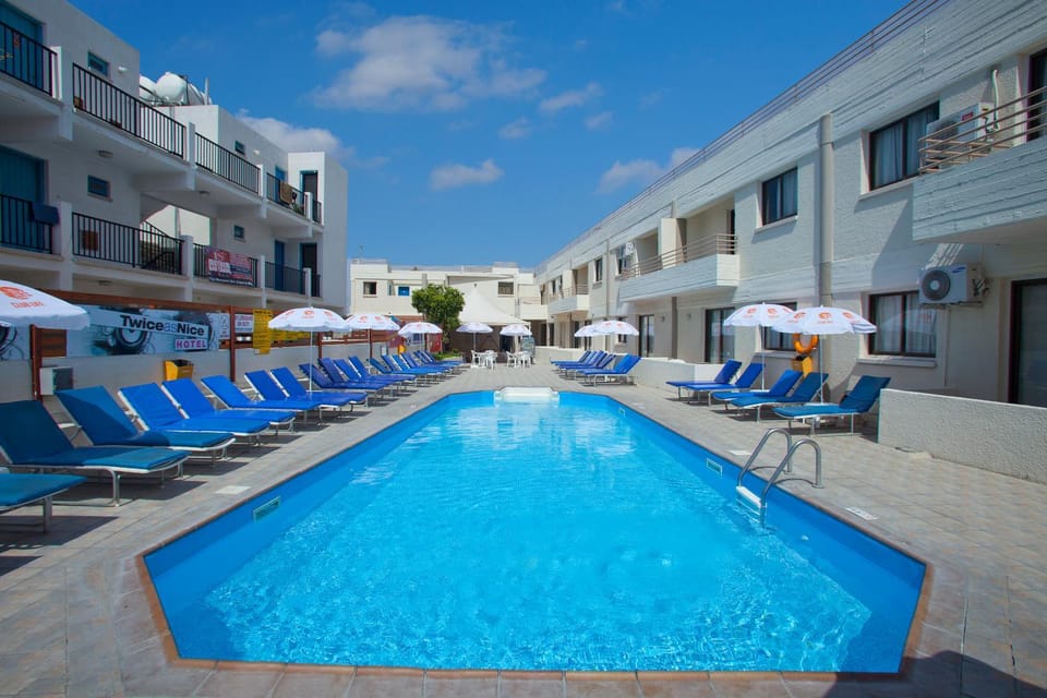 Swimming pool, Swimming pool