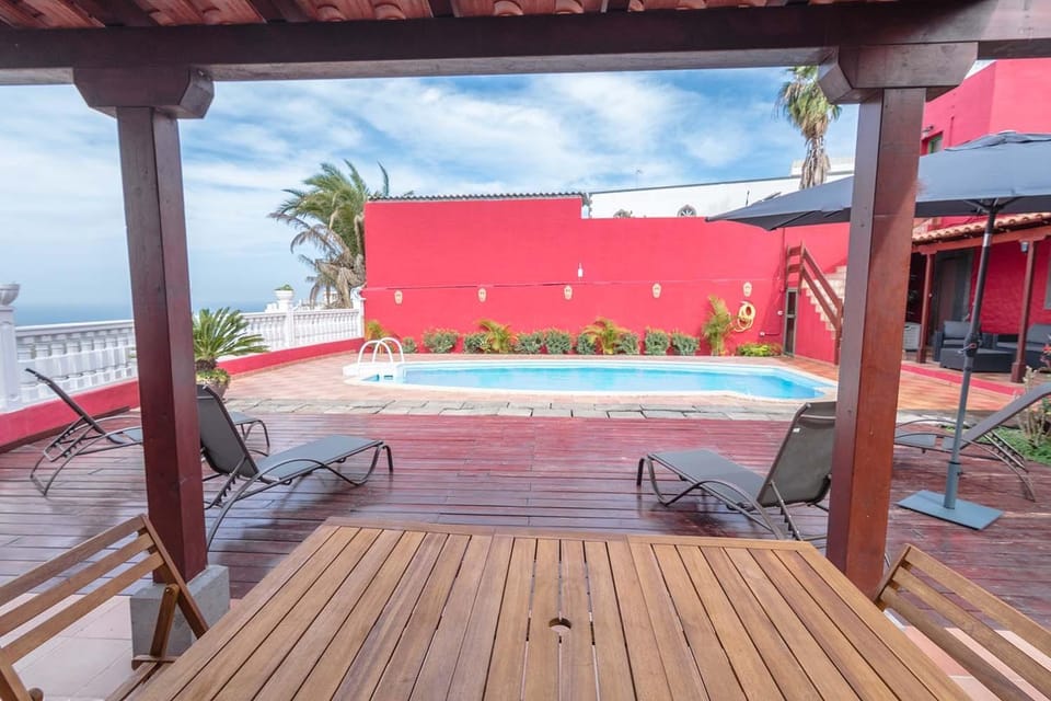 Balcony/Terrace, Swimming pool