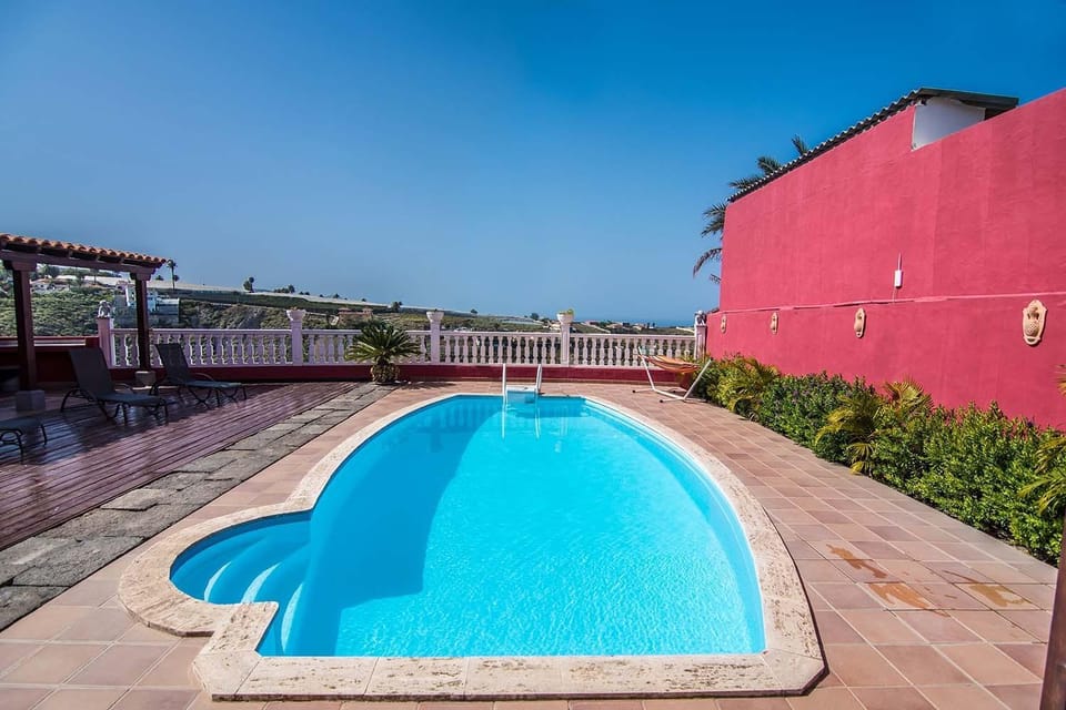 Balcony/Terrace, Swimming pool