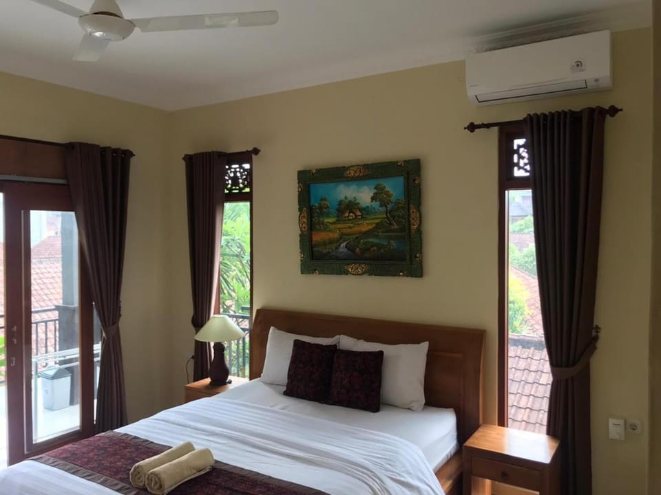 Shindu Home Stay Room 8 Bed and Breakfast in Ubud