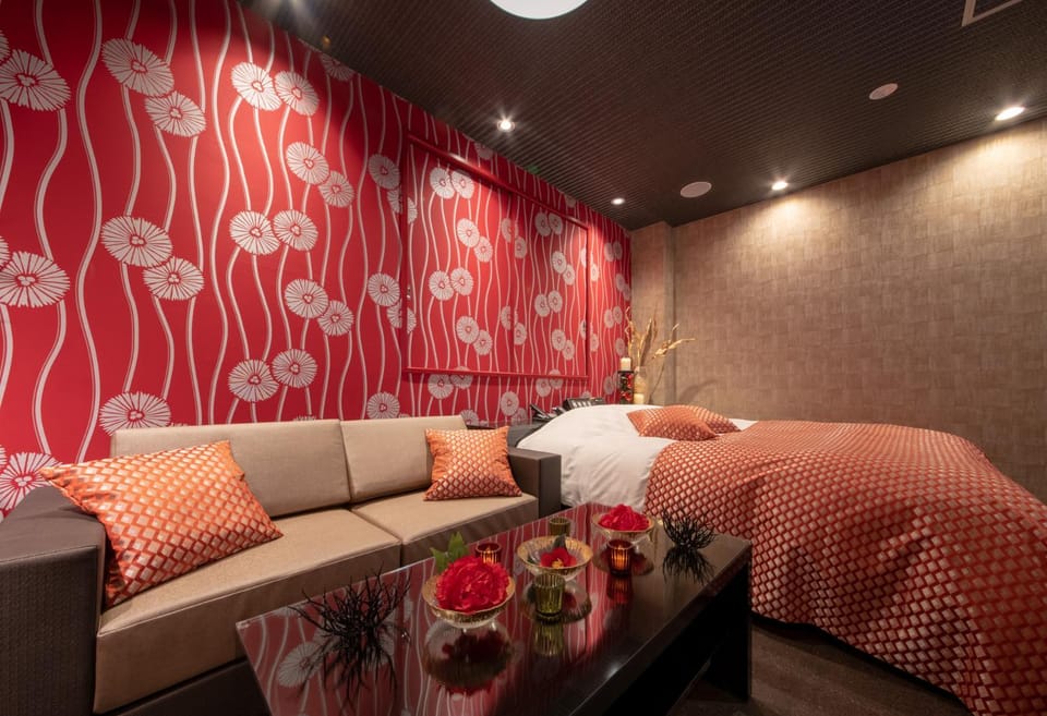 Hotel Waraku Shibukawa Love hotel in Japan