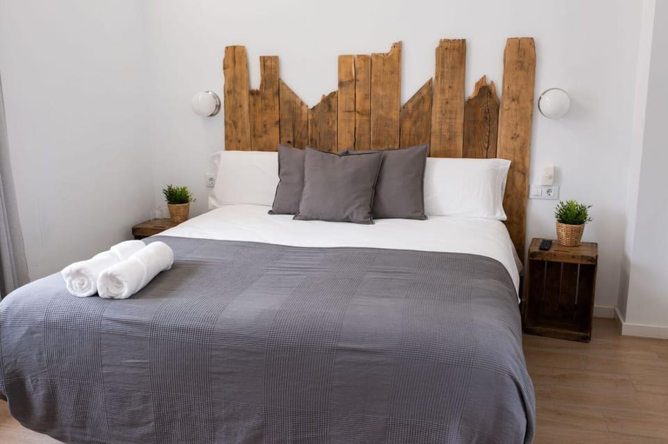 Bed, Photo of the whole room