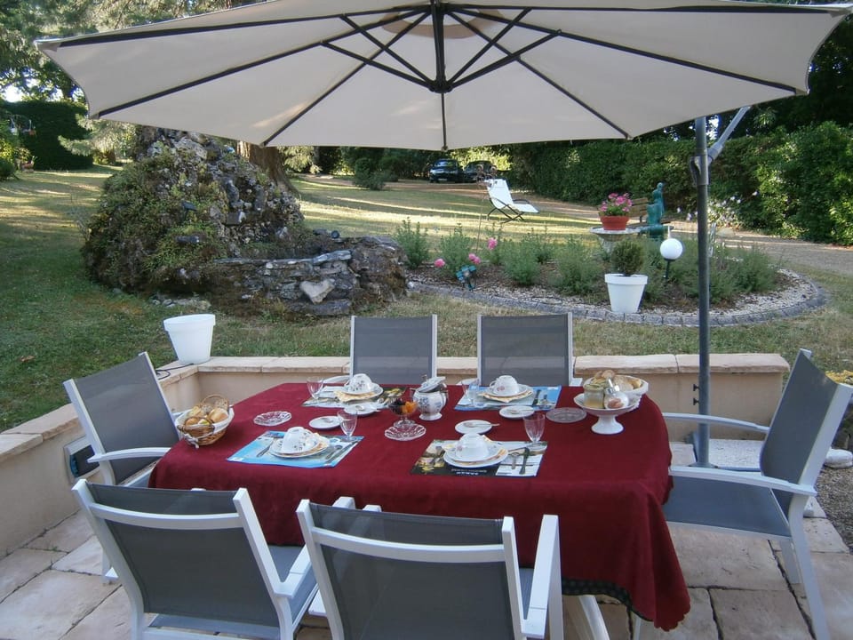 Patio, Dining area