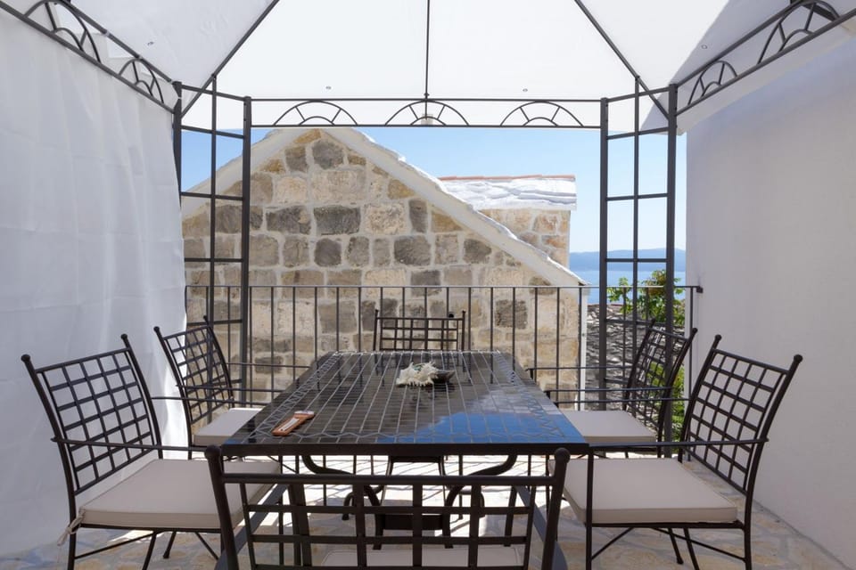 Balcony/Terrace, Seating area, Dining area