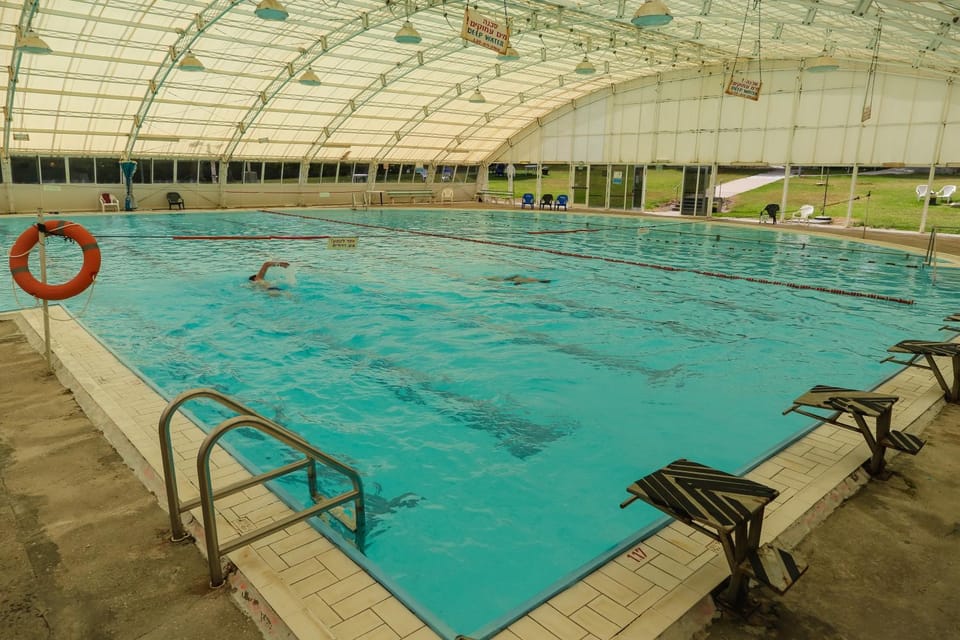 Swimming pool, Swimming pool