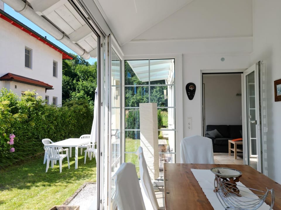 Garden, Living room