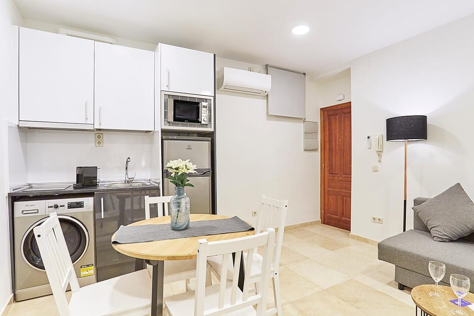 LEEWAYS LOFT IV in GRAN VÍA Apartment in Centro