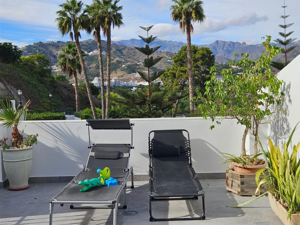View (from property/room), Balcony/Terrace, Mountain view, sunbed