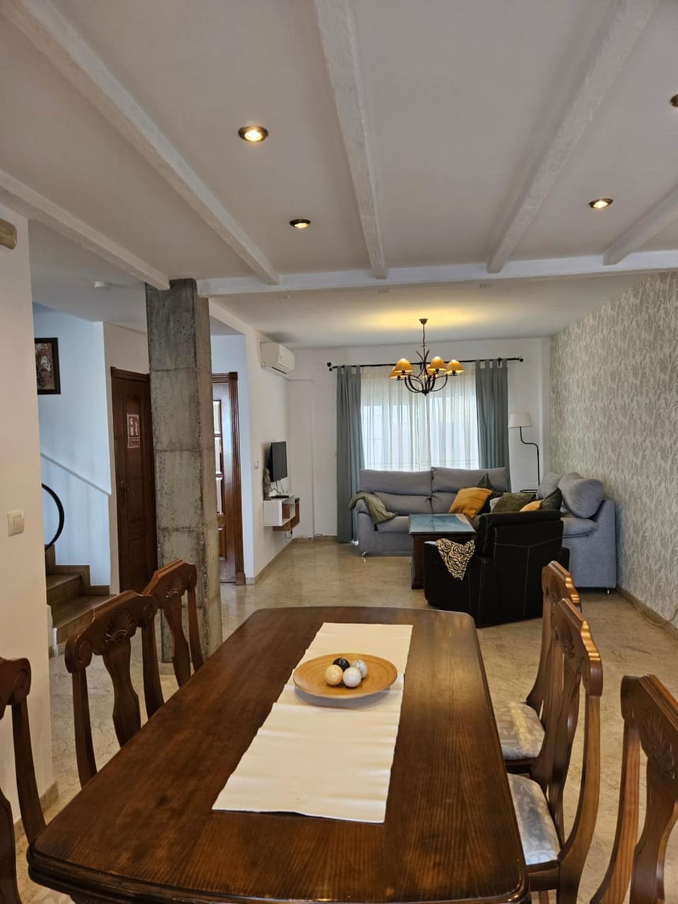 Living room, Dining area