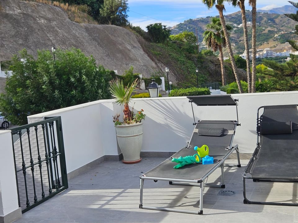 View (from property/room), Balcony/Terrace, Mountain view, sunbed