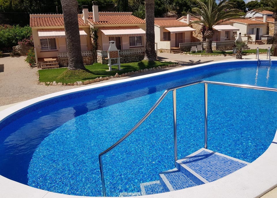 Swimming pool, Swimming pool