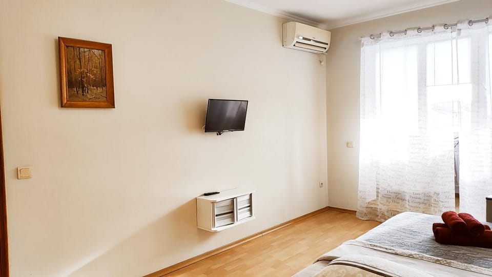 TV and multimedia, Bedroom, air conditioner