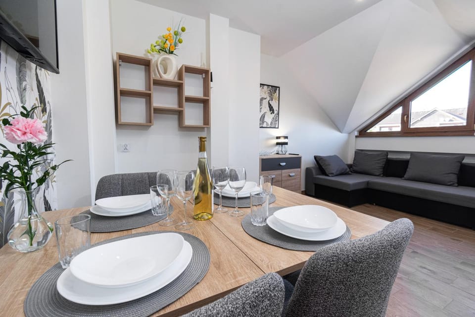 TV and multimedia, Living room, Dining area