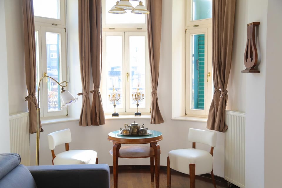 Seating area
