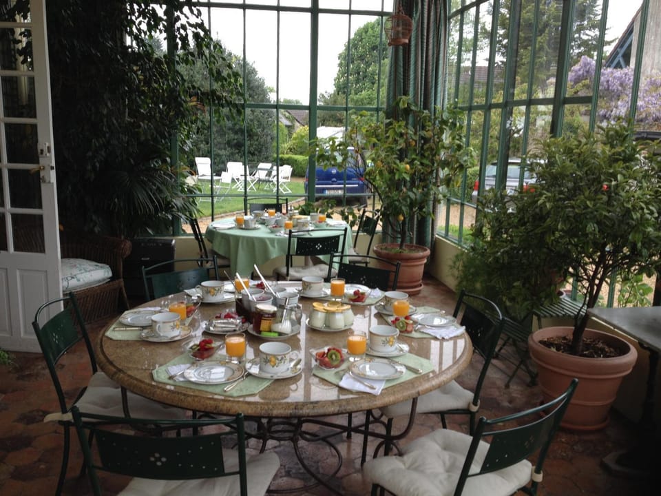 Garden, Dining area, Garden view, Breakfast, Continental breakfast, Drinks