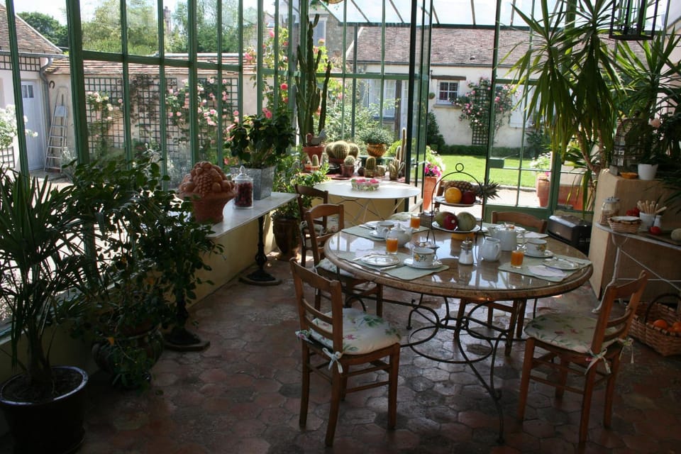 Day, Garden, Banquet/Function facilities, Seating area, Dining area, Garden view, Continental breakfast