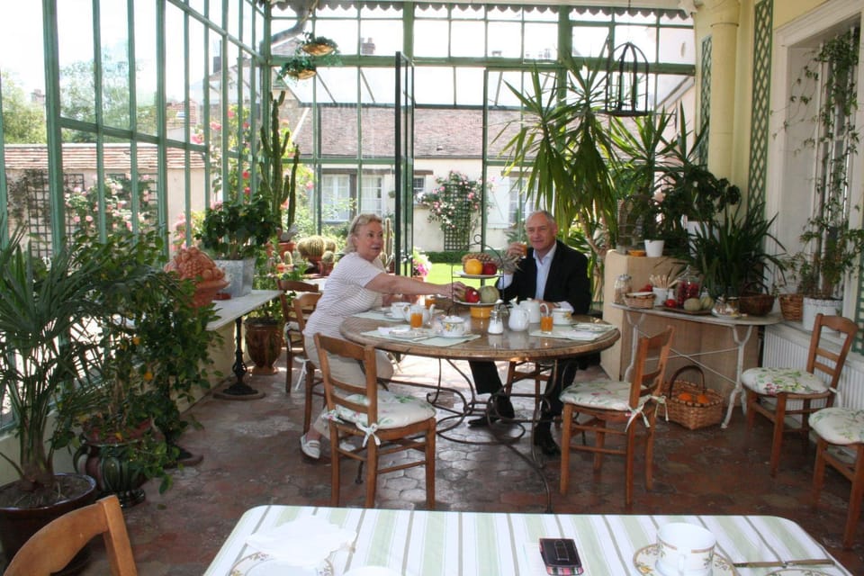 Food and drinks, Guests, Breakfast