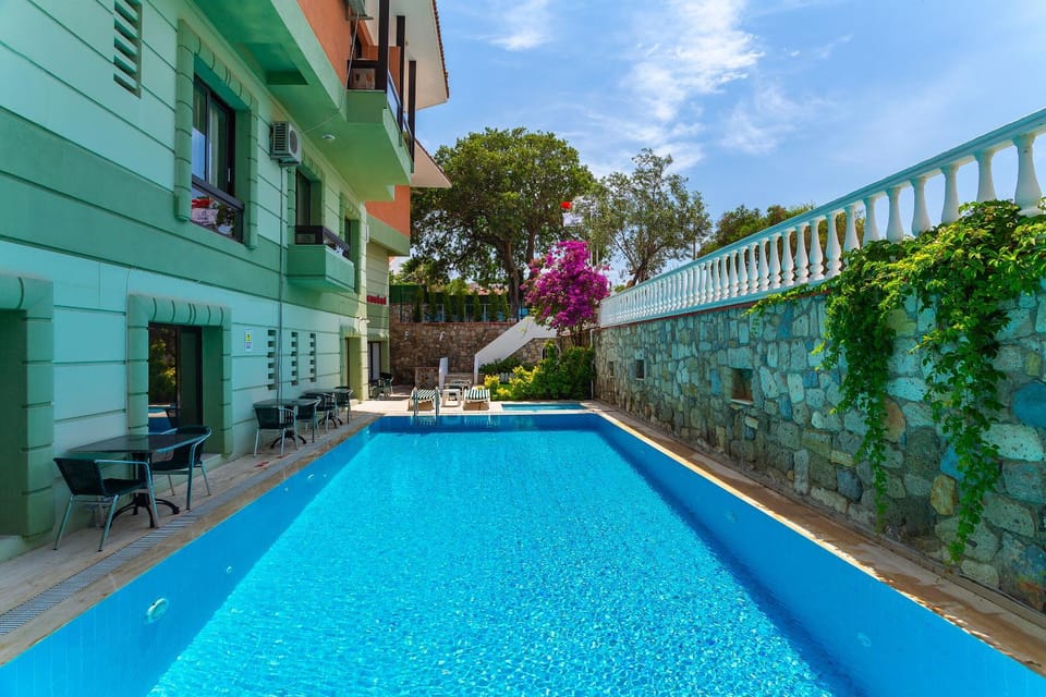 Kabasakal Otel Bed and Breakfast in Cesme